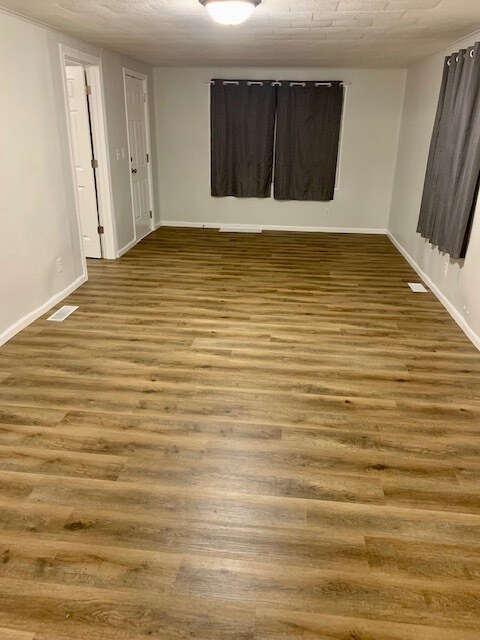 Building Photo - 824 Center St