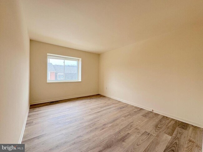 Building Photo - 4513 Logsdon Dr