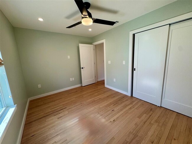 Building Photo - 1304 Hillcrest Dr