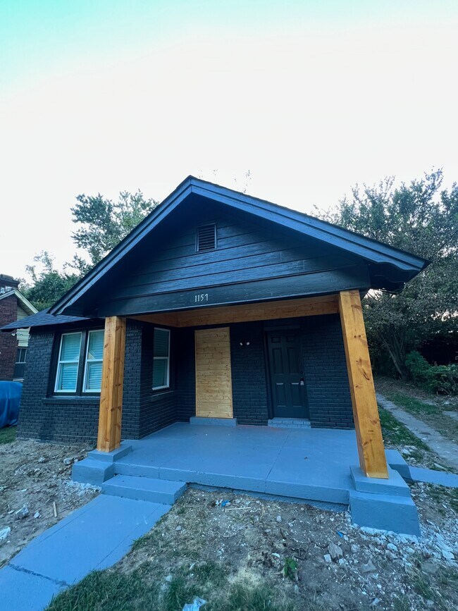 Building Photo - 1157 Melrose St