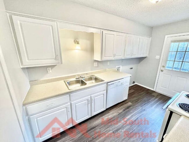 Building Photo - 3231 Ridgemont Ave