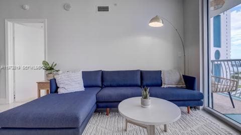 Building Photo - 1750 N Bayshore Dr