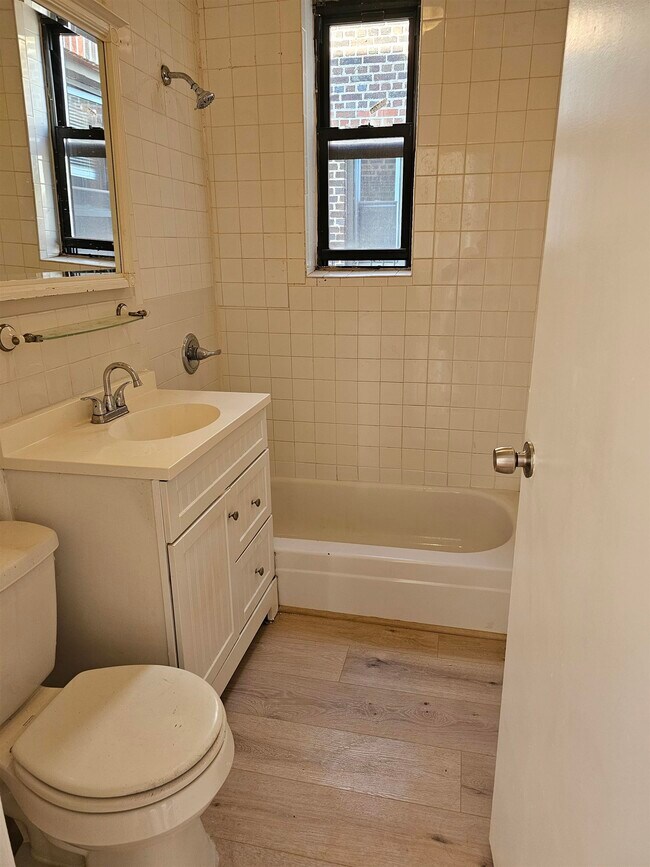 Building Photo - 435 79th St