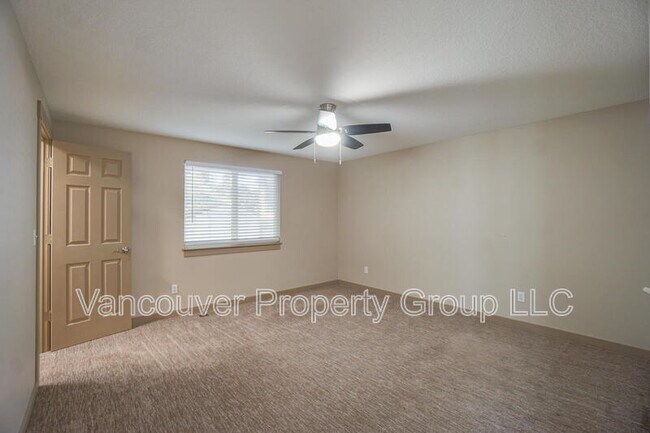 Building Photo - 1906 NE 151st Cir