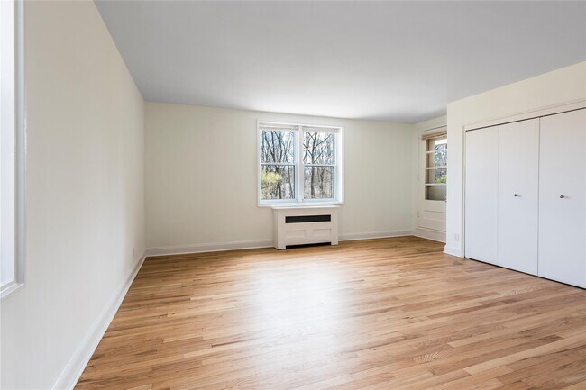 Building Photo - 1133 Midland Ave