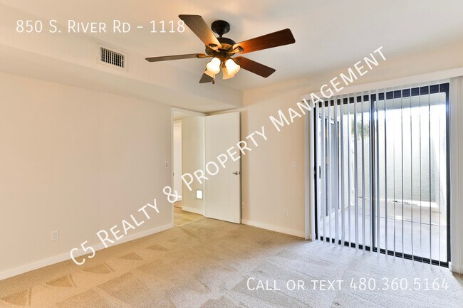 Building Photo - 850 S River Dr