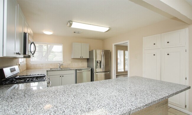 Building Photo - 6406 Ashton St