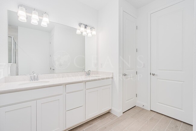 Building Photo - NEWER 4 Bedroom 3 Bath Home in Halifax Pla...