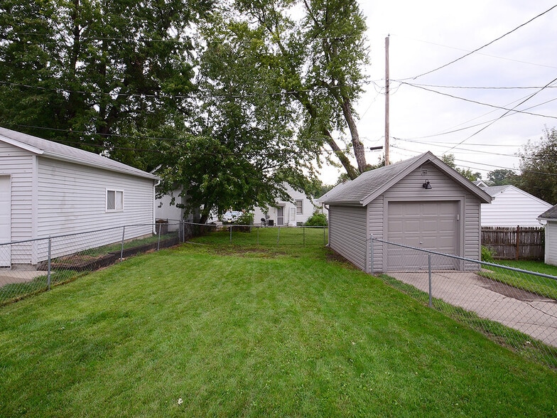 Building Photo - 2209 South 59th Street