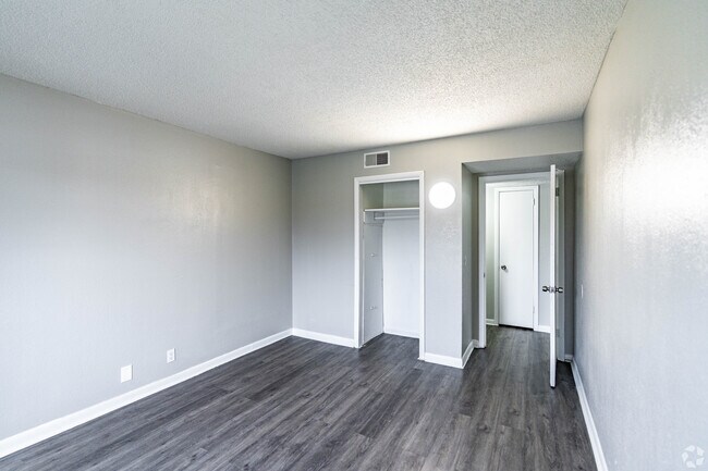 Bedroom - Pike Place Apartments