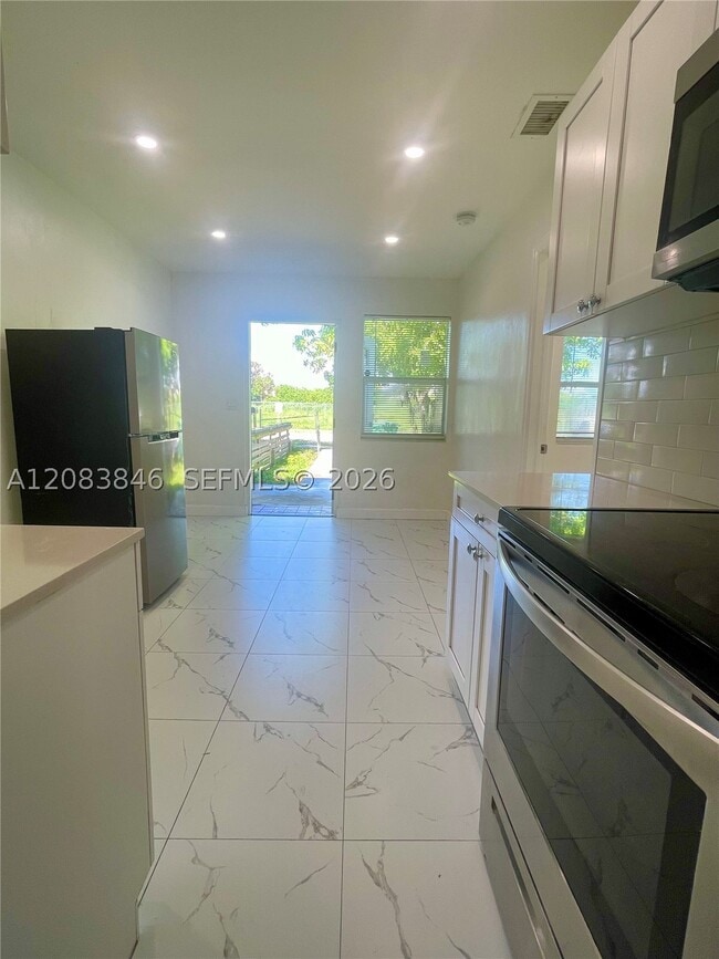 Building Photo - 26741 SW 139th Ave