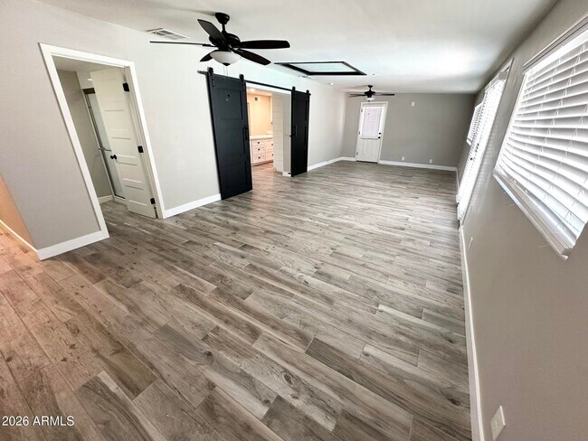 Building Photo - 2220 E Heatherbrae Dr