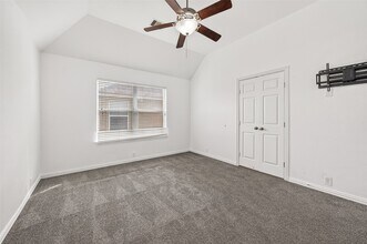 Building Photo - 5519 Jay Thrush Dr