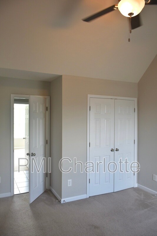 Building Photo - 307 Glennallen Rd