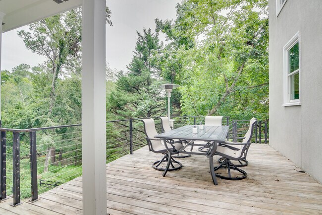 Building Photo - 3557 Stevens Way