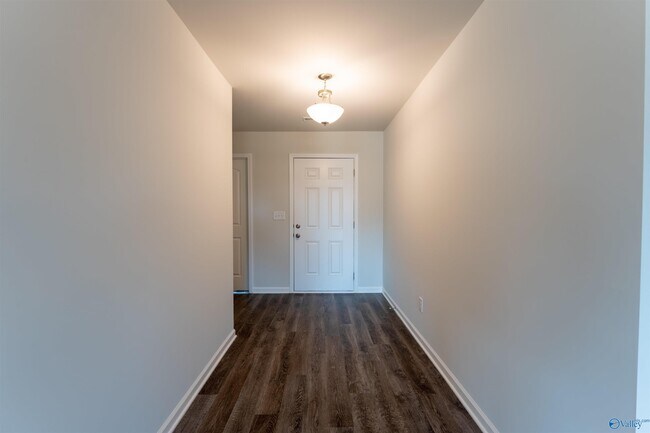 Building Photo - 102 Waltrip Dr