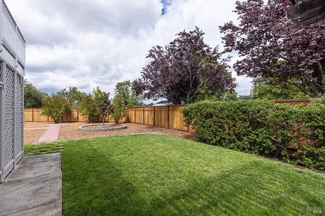 Building Photo - 201 Spur Ridge Ln