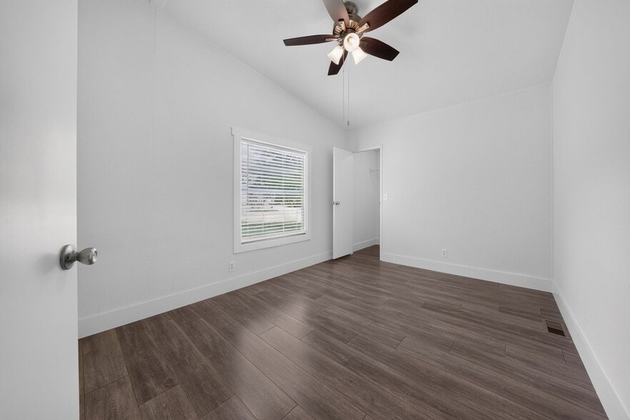 Building Photo - 9303 Redfish Dr