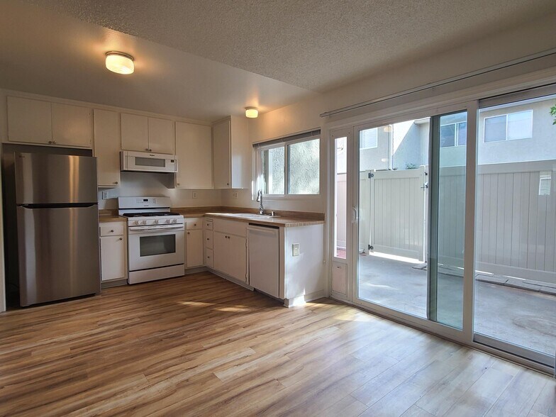 Building Photo - 535 Serento Cir