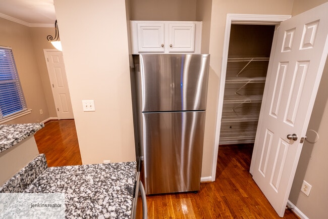 Building Photo - 1188 Ira St SW