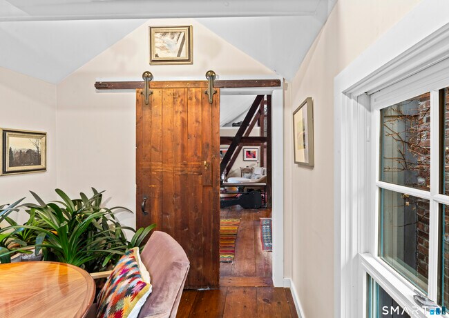 Building Photo - 21 Old Mill Rd