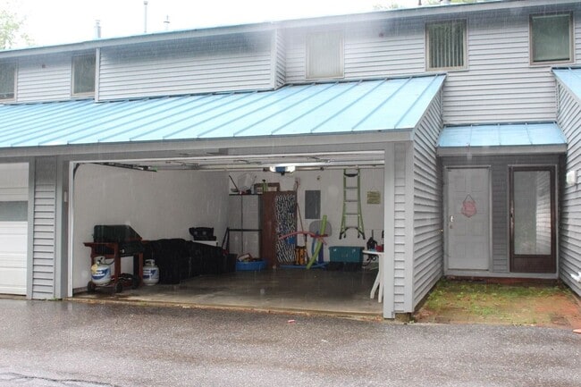 Building Photo - Long-Term Condo Rental Near Weirs Beach