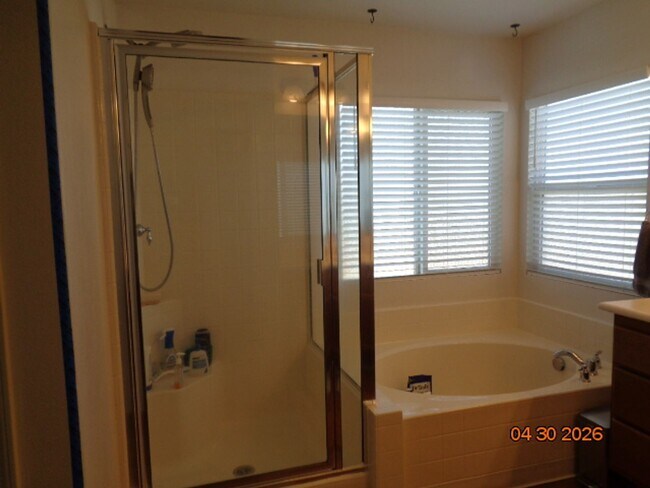 Building Photo - Spacious 4 Bedroom with RV Access in Rosamond