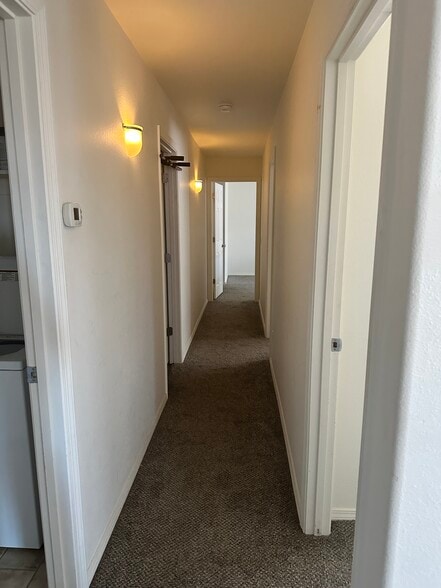 Building Photo - 1096 Longbow Ln
