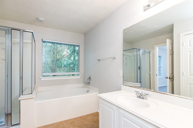 Building Photo - 215 N Burberry Park Cir
