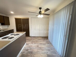 Building Photo - 4821 NE Prescott St