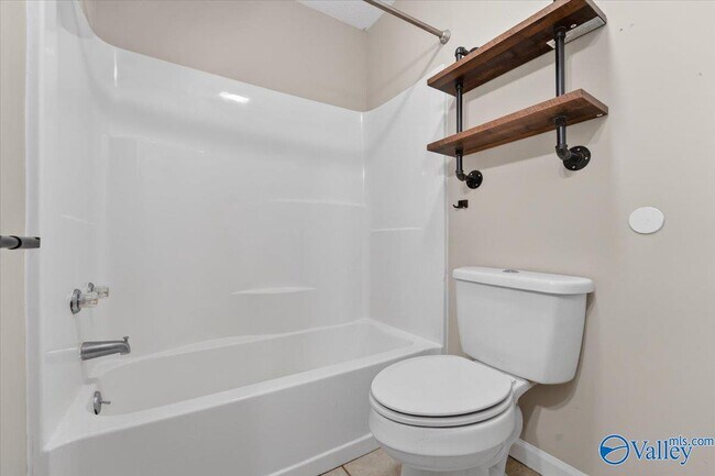 Building Photo - 372 Clutts Rd