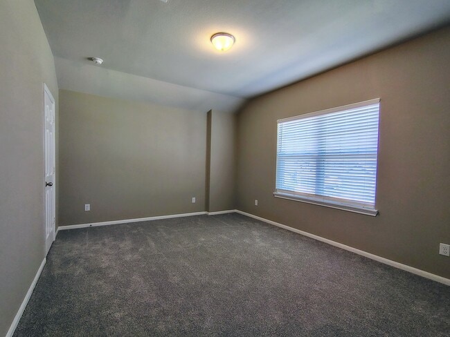 Building Photo - 2307 Sweet Bay Dr