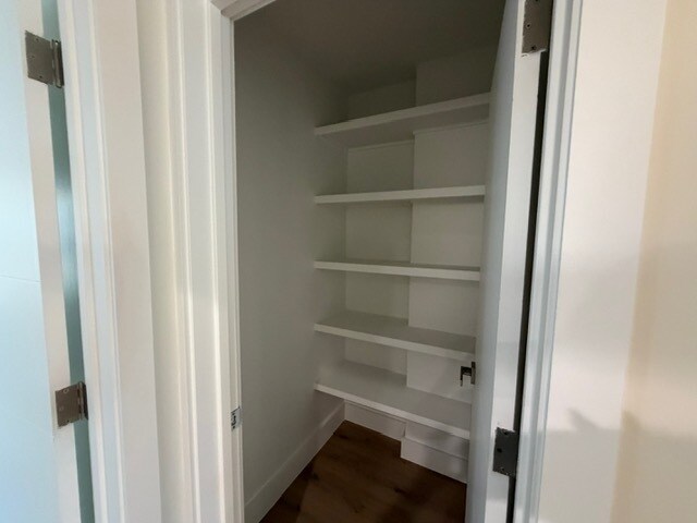 Building Photo - 1546 S Ogden Dr