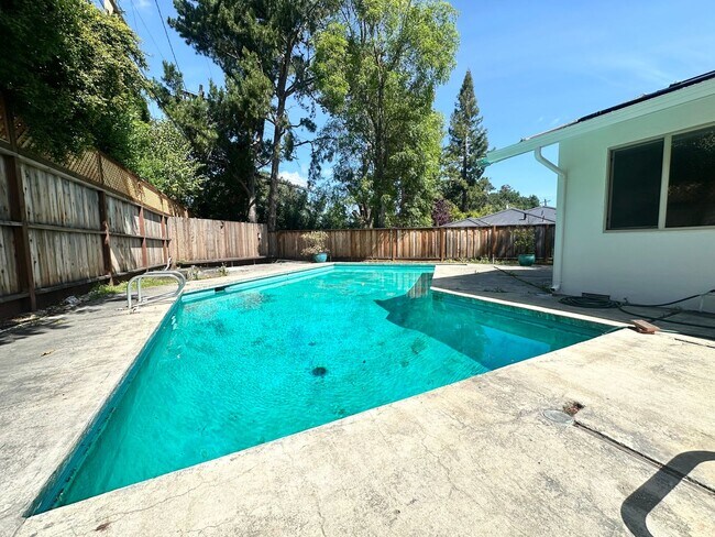 Building Photo - Spacious 4 Bed 2.5 Bath South Los Altos Home - Pool! Great Schools!