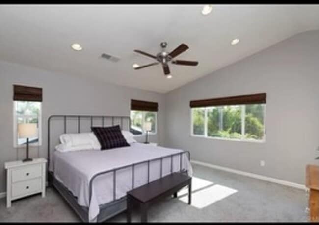 Building Photo - Beautiful 4BD Home in BAY PARK with Attach...