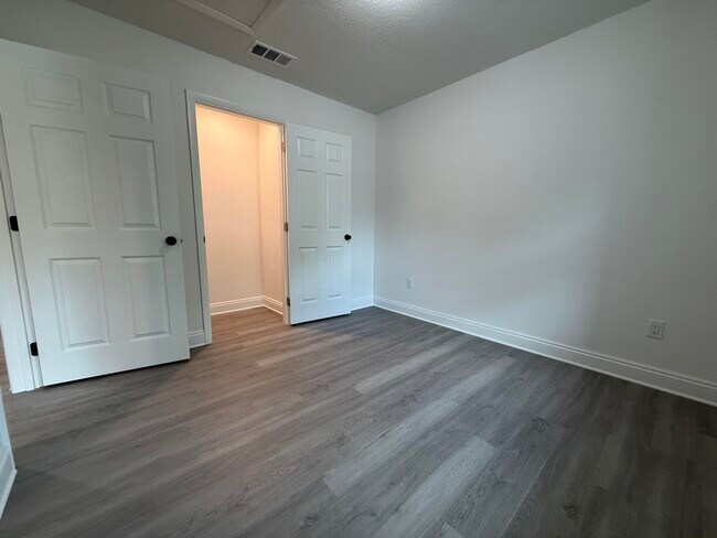 Building Photo - 32 Constitution Ave