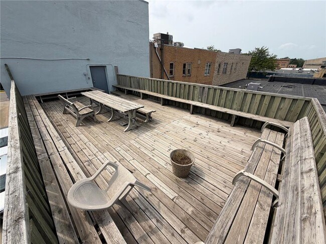 Building Photo - 316 Becker Ave SW