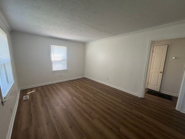 Building Photo - 1307 E Moody Ave