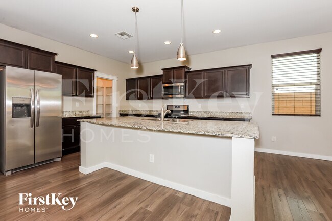 Building Photo - 732 Carlsbad Dr