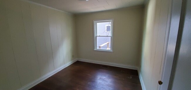 Building Photo - 2034 Walker Ave