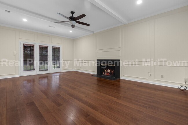 Building Photo - Charming Arlington Home with Spacious Livi...