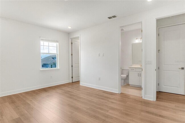 Building Photo - 16120 Volterra Point