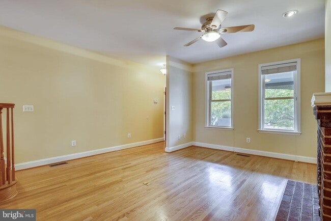 Building Photo - 119 N Peyton St