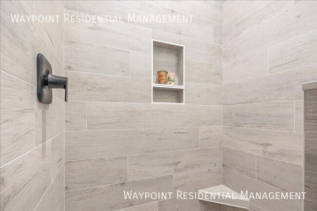 Building Photo - 1704 E Cutgrass Ln