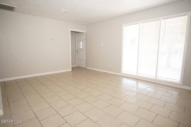 Building Photo - 3817 Thomason Ave