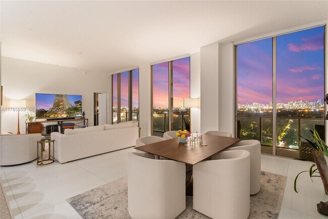 Building Photo - 2678 Tigertail Ave