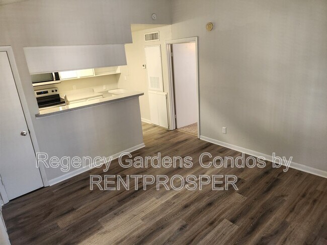 Building Photo - 4425 Thornbriar Ln