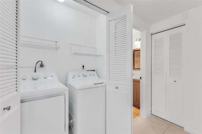 Building Photo - 7688 SW 105th Pl