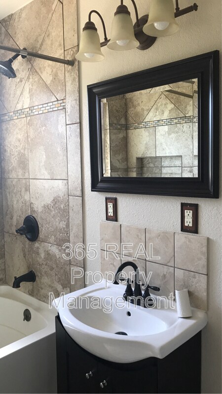 Building Photo - 430 28th Ave