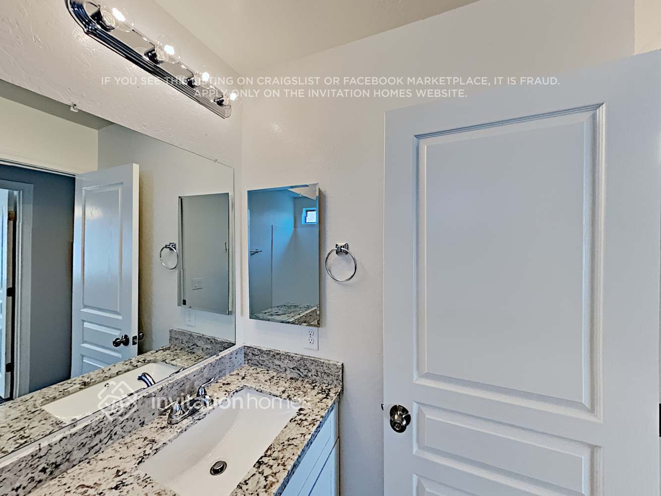 Building Photo - 3761 E Flamingo Way